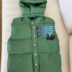 FREECITY nylon puffer vest NEW WITH TAGS green XXS